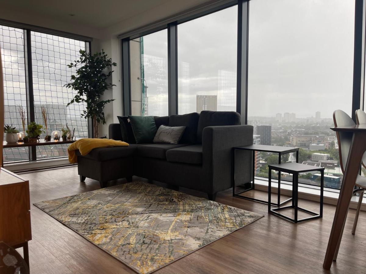 Luxury 2 Bedroom En-Suite Apartment Balcony Views Manchester Exterior photo